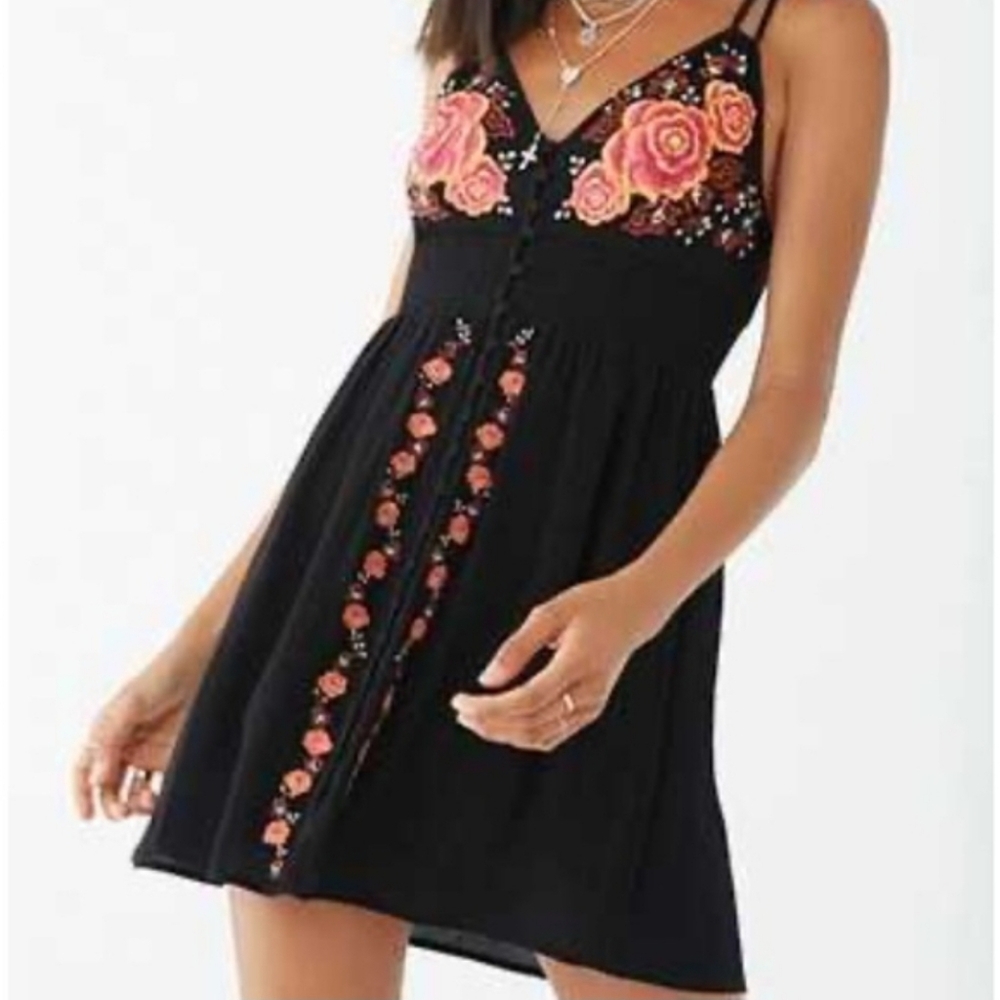 Y2K Forever 21 Black Floral Embroidered Mini Dress Size M Boho Festival Hippie